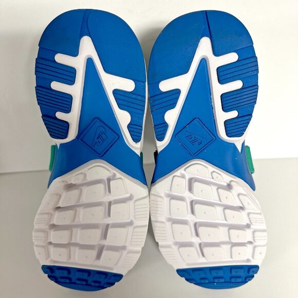 Nike Huarache City Sneaker - Picture 10 of 10